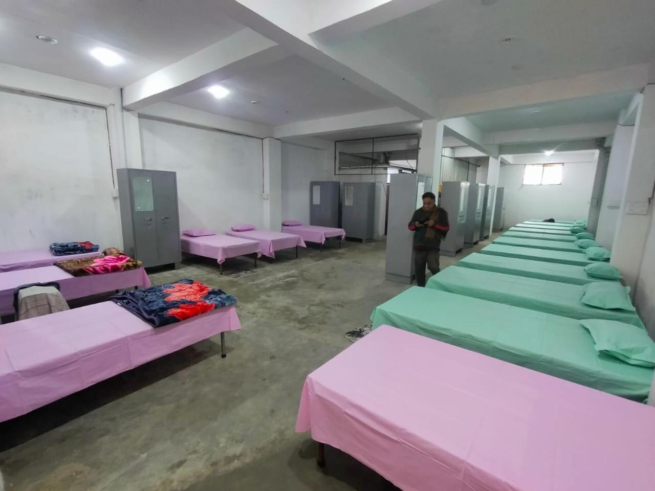 Bed and Breakfast Nityanand Allāhābād Junction Zewnętrze zdjęcie
