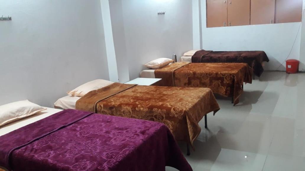 Bed and Breakfast Nityanand Allāhābād Junction Zewnętrze zdjęcie