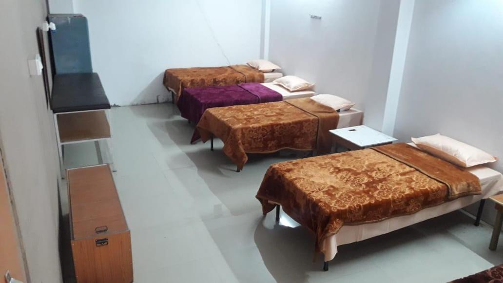 Bed and Breakfast Nityanand Allāhābād Junction Zewnętrze zdjęcie